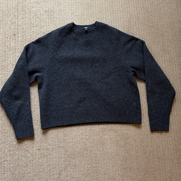Uniqlo Sweaters - Uniqlo Soufflé Yarn Crew Neck Sweater, size XS, Dark Grey